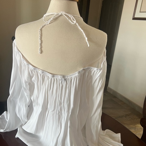White halter/off shoulder blouse - Picture 3 of 4